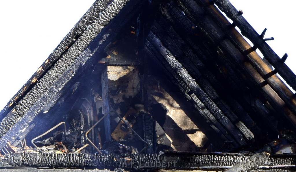 Grossfeuer Einfamilienhaus Siegburg Muehlengrabenstr P1272.JPG - Miklos Laubert